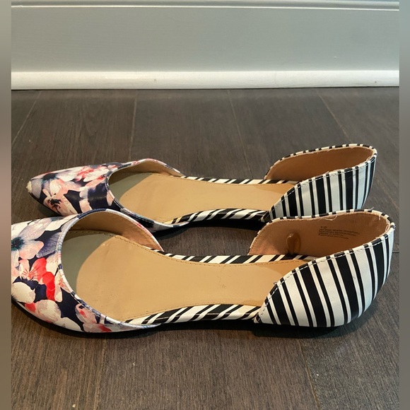 Express Floral Flats Size 10 - Picture 2 of 8